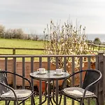 1 Bed In Whitby Oc-r566 *