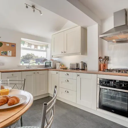 1 Bed In Whitby Oc-r566 * Robin Hood's Bay