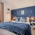 1 Bed In Whitby Oc-r566